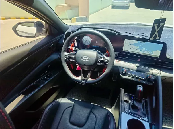 Car image 27