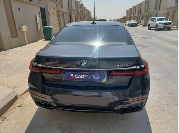 Car image 6