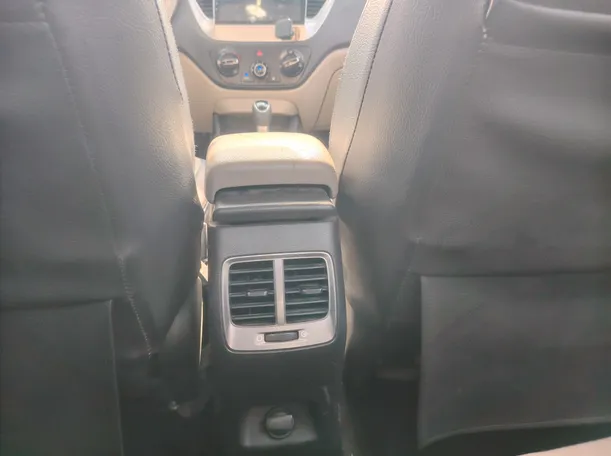 Car image 27