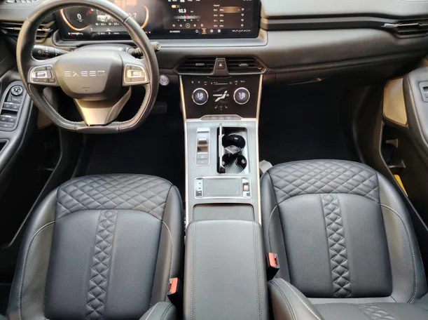 Car image 17