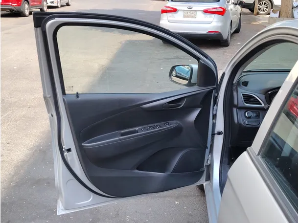 Car image 11