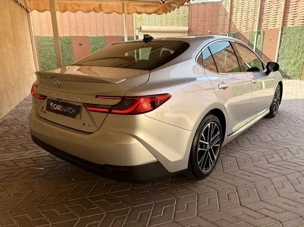 Car image 5