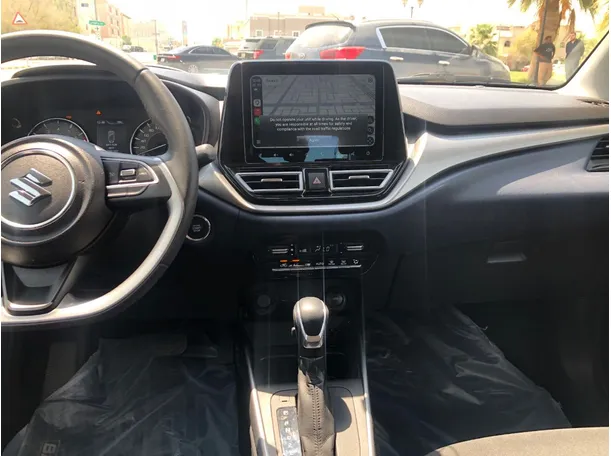 Car image 14