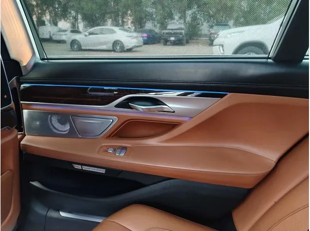 Car image 38