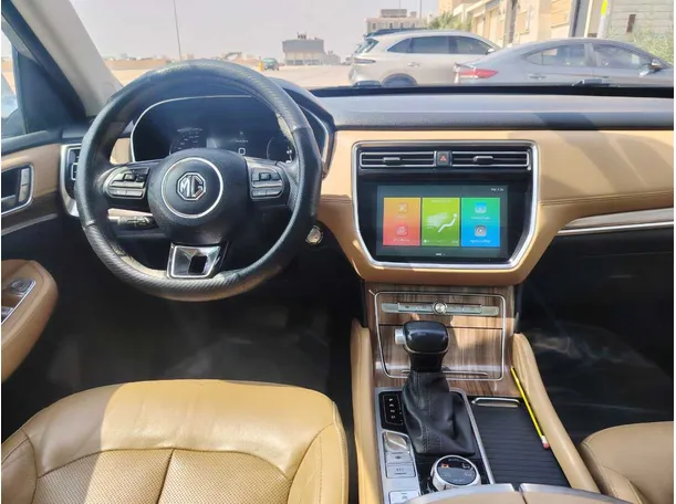 Car image 20