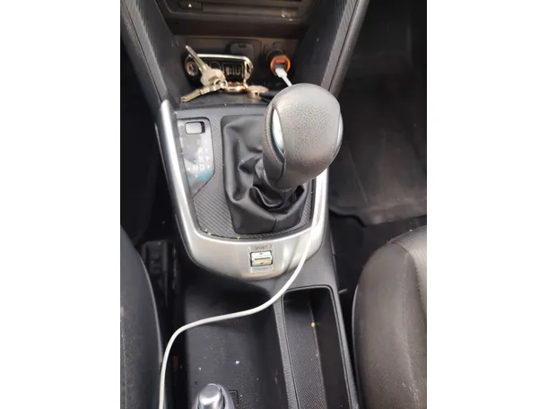 Car image 19