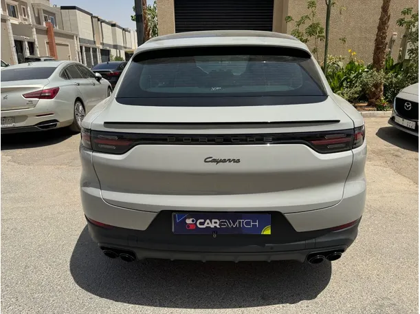 Car image 5