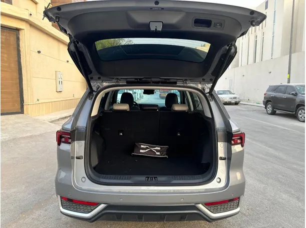 Car image 21