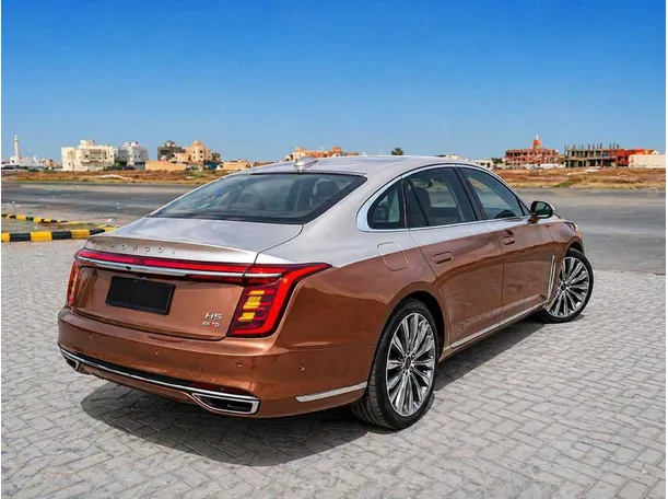 Car image 40