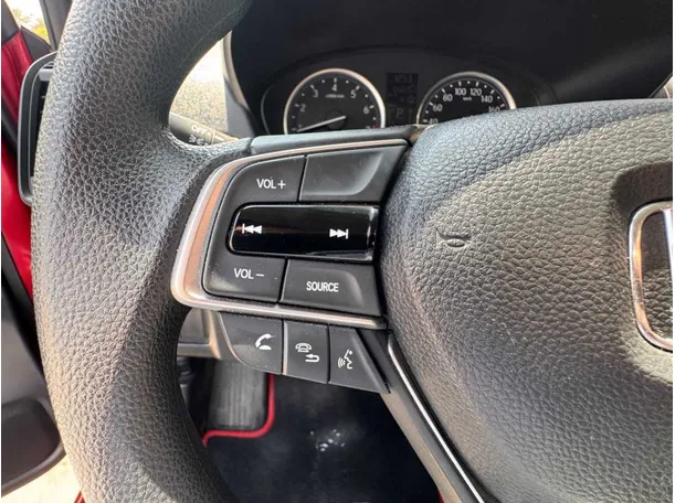 Car image 26