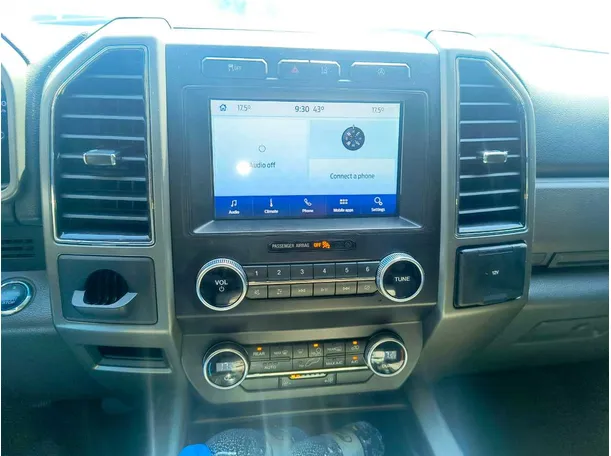 Car image 25