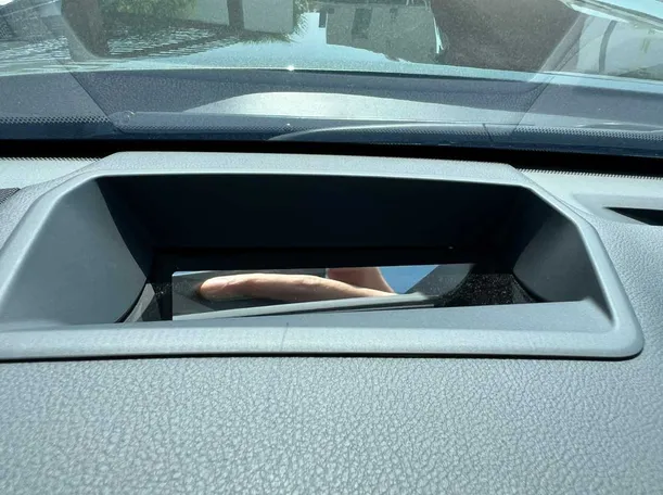 Car image 31