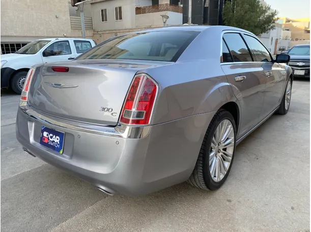 Car image 5