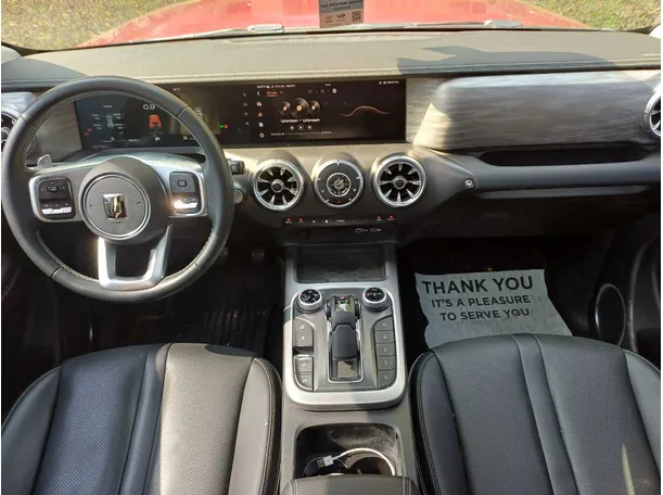 Car image 15