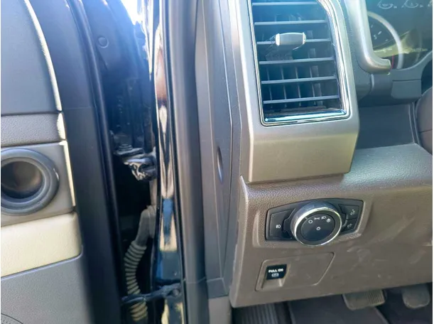 Car image 35