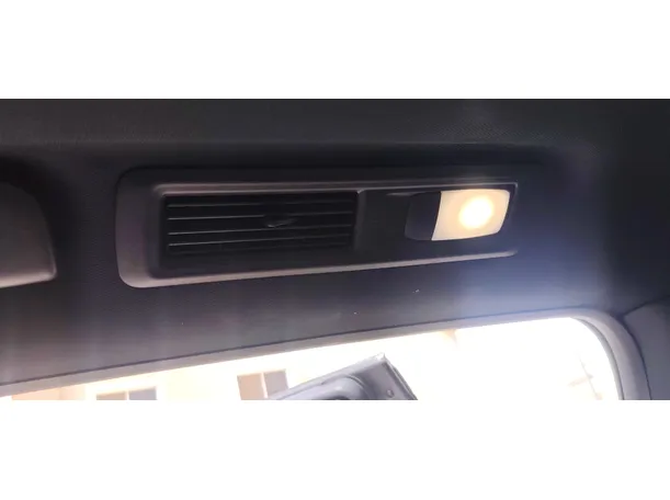 Car image 31