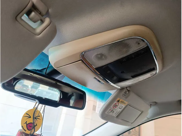 Car image 34