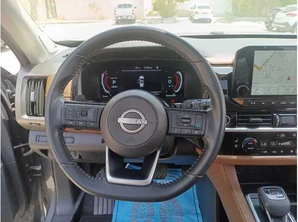 Car image 16
