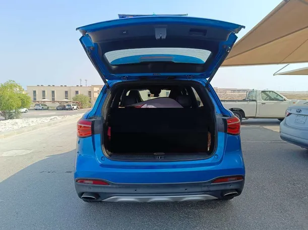 Car image 26