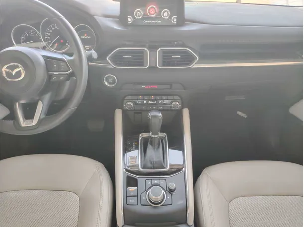 Car image 25