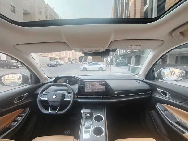 Car image 17