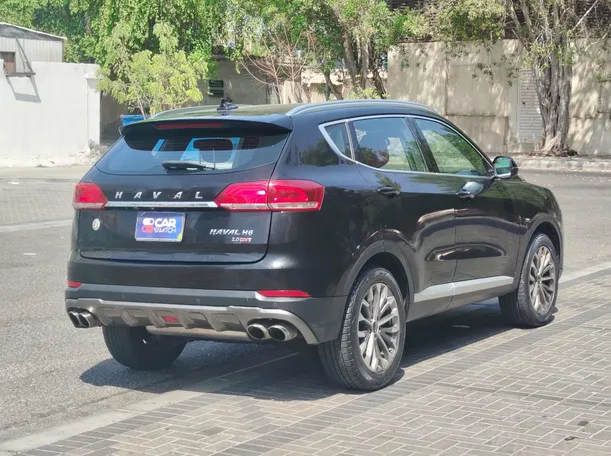 Car image 5