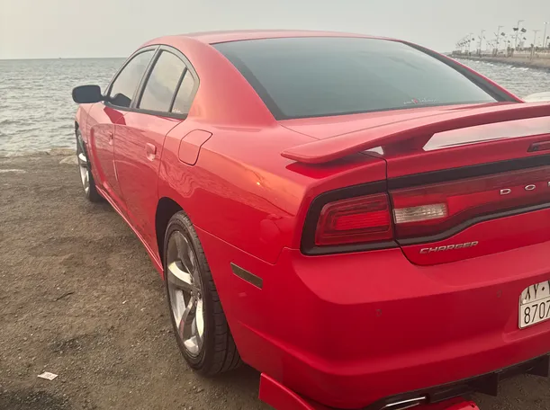 Car image 4