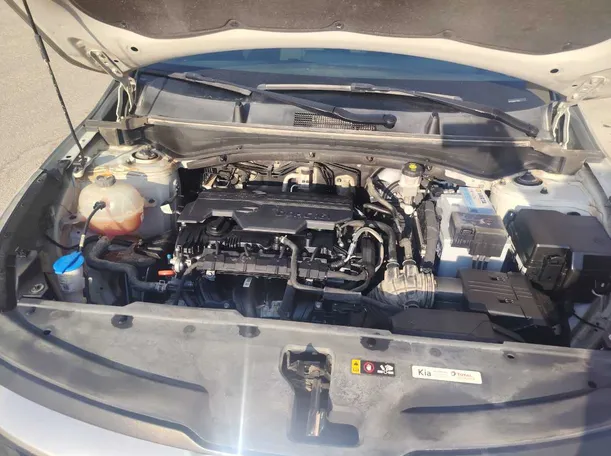 Car image 30