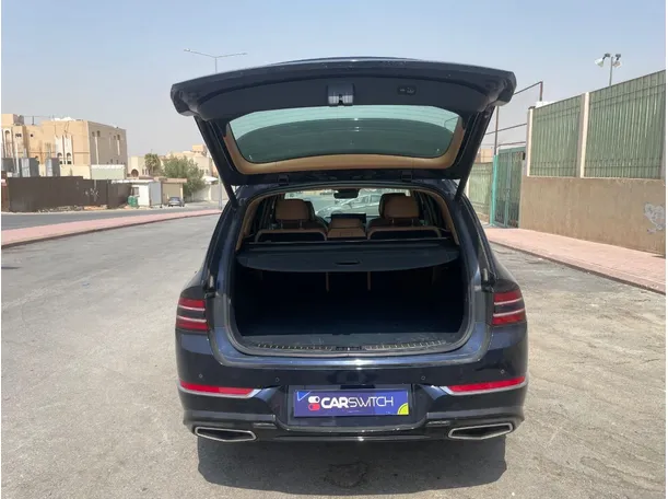 Car image 22