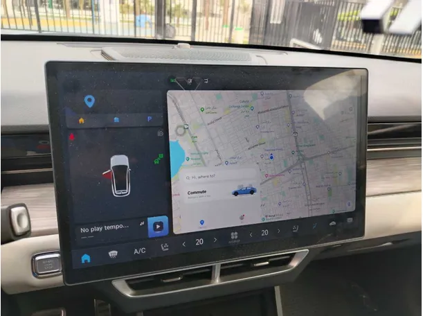 Car image 19