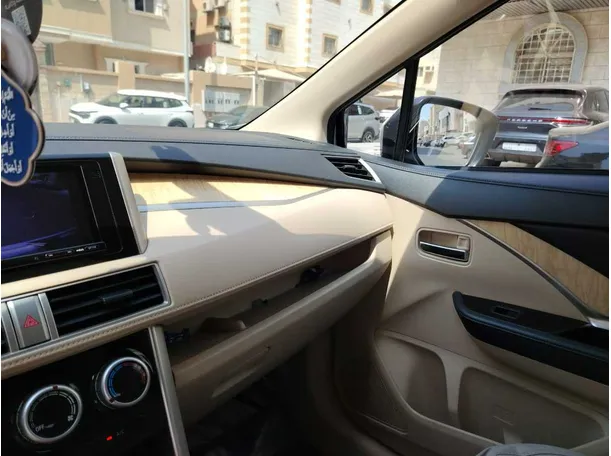 Car image 24
