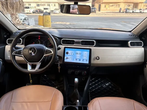 Car image 18