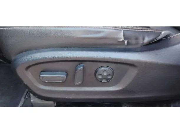 Car image 27