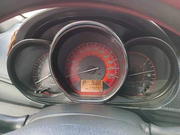Car image 18
