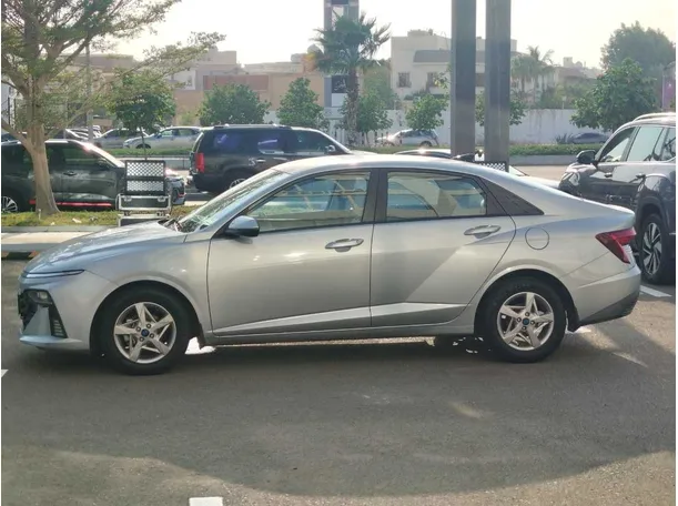 Car image 8