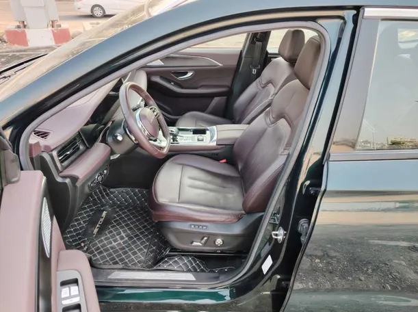 Car image 13