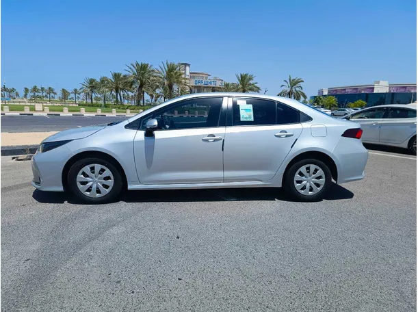 Car image 8