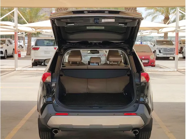 Car image 28