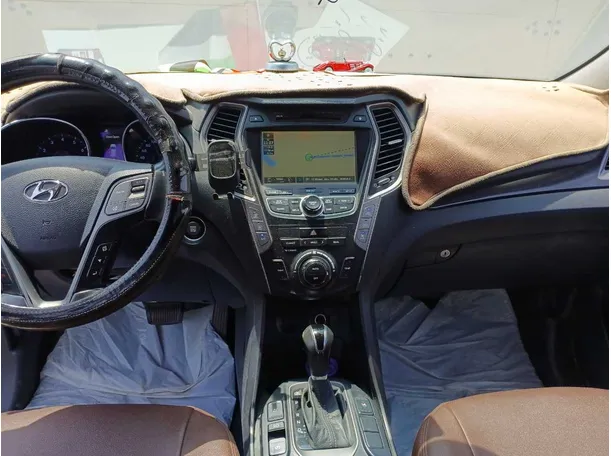 Car image 16