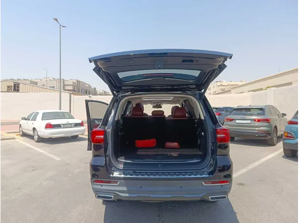 Car image 30