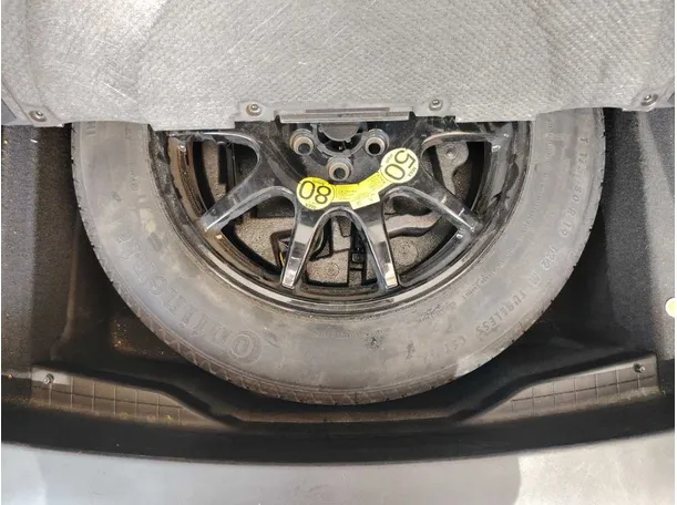 Car image 36
