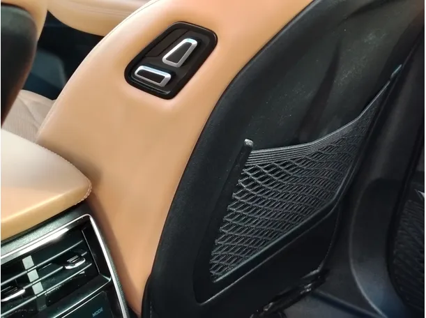 Car image 33