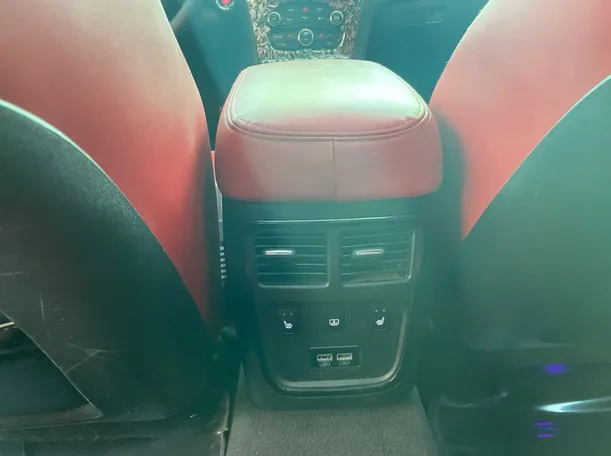 Car image 23