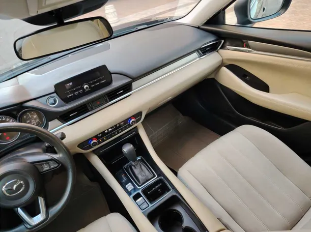 Car image 23