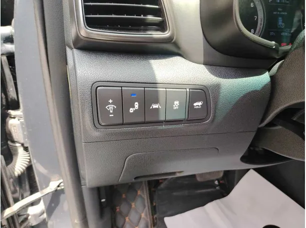 Car image 31