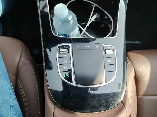 Car image 24