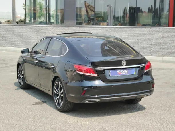 Car image 7
