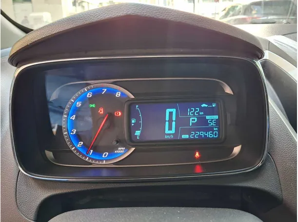 Car image 16