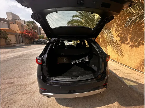 Car image 21