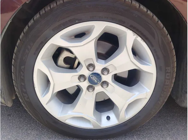 Car image 28